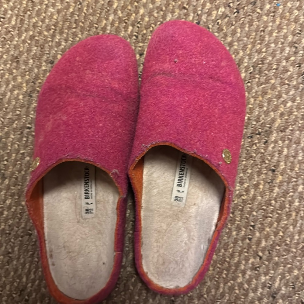 Birkenstock Kaprun Rivet Doubleface Wool Clogs Rare
Fuchsia/Orange Sz 38